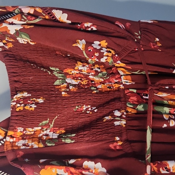 Floral Cami Romper - Picture 7 of 7